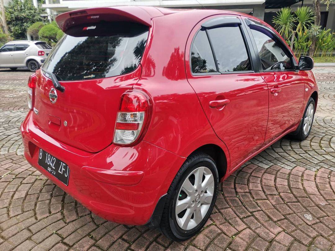 2013 Nissan March 1.2L AT 2013 Nissan March 1.2L AT