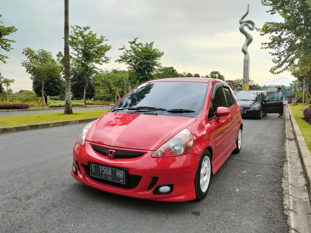 Second Hand 2008 Honda Jazz  V-TEC M/T Second Hand 2008 Honda Jazz  V-TEC M/T