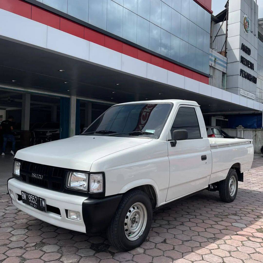 2018 Isuzu Panther 2018 Isuzu Panther