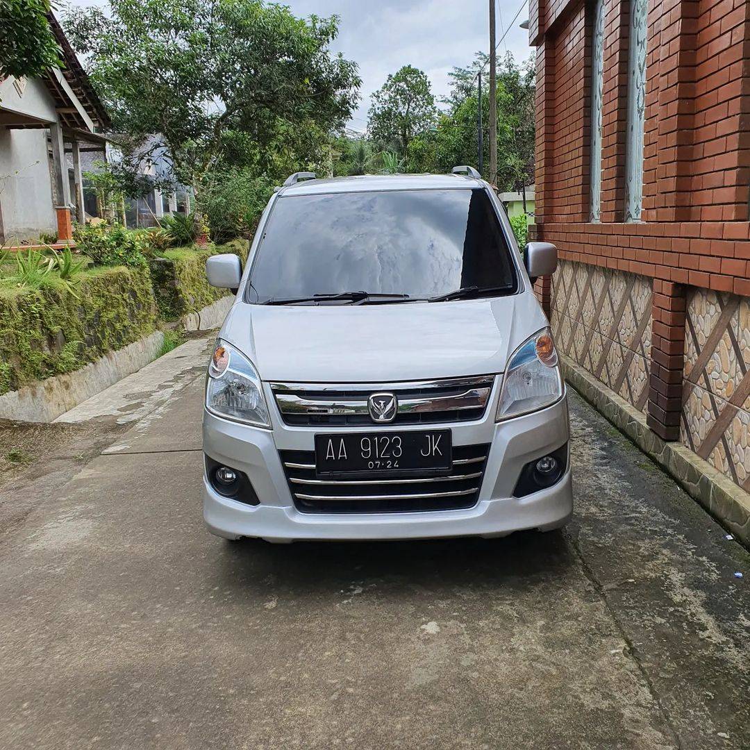 Second Hand 2014 Suzuki Karimun Wagon R Second Hand 2014 Suzuki Karimun Wagon R