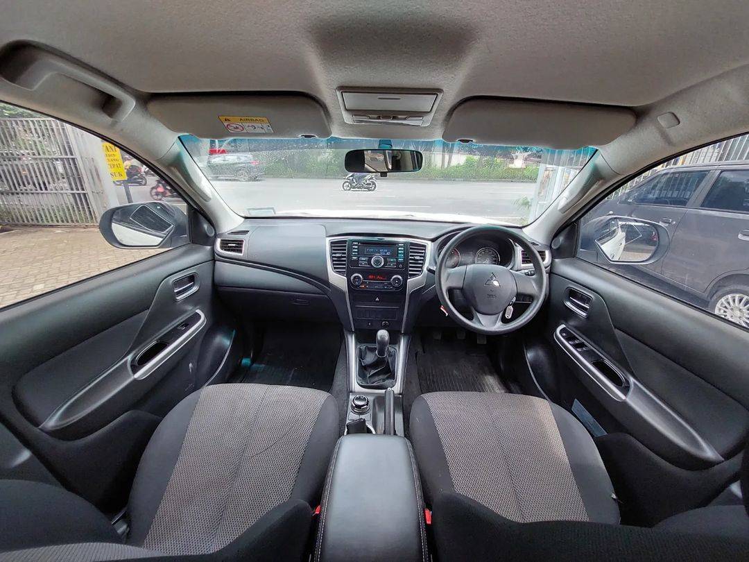 2020 Mitsubishi Triton  GLS MT Double Cab 4WD 2020 Mitsubishi Triton  GLS MT Double Cab 4WD