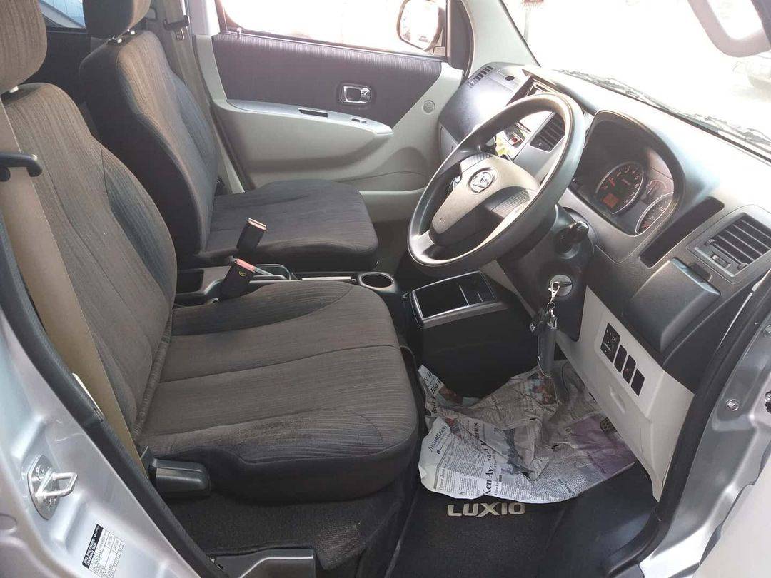 2015 Daihatsu Luxio 1.5L X AT STD 2015 Daihatsu Luxio 1.5L X AT STD