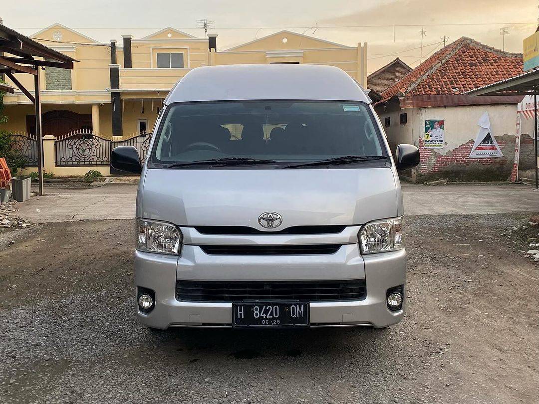 Second Hand 2015 Toyota Hiace Commuter Manual