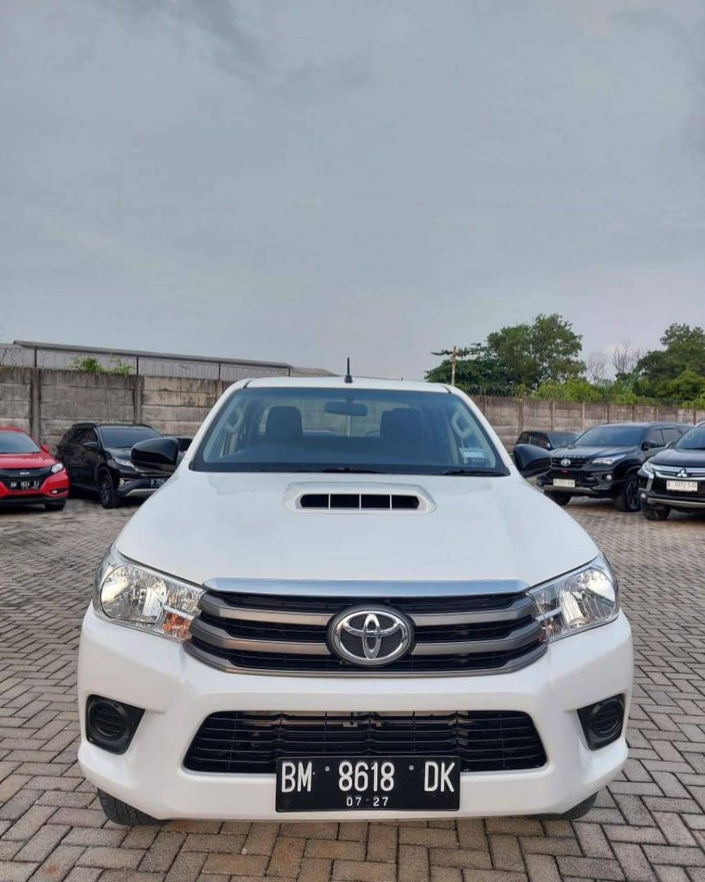 2017 Toyota Hilux Double Cabin E 2.5L MT Bekas 2017 Toyota Hilux Double Cabin E 2.5L MT Bekas