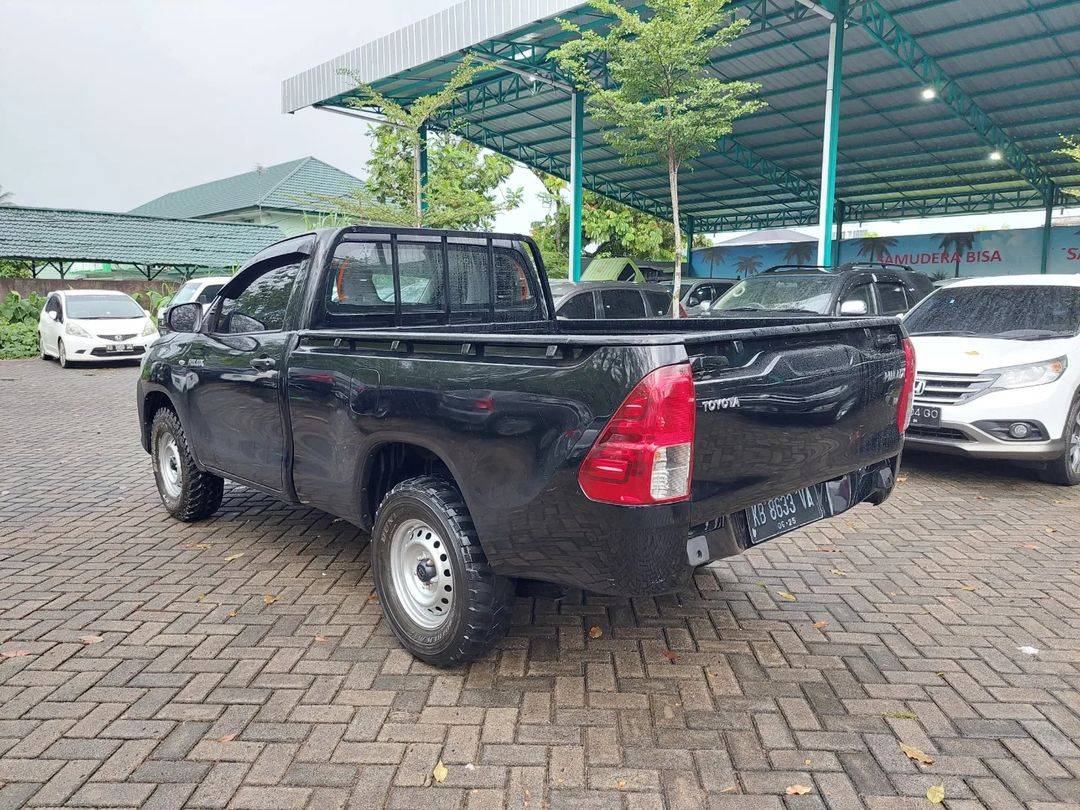 2019 Toyota Hilux Double Cabin 2.5L MT 2019 Toyota Hilux Double Cabin 2.5L MT