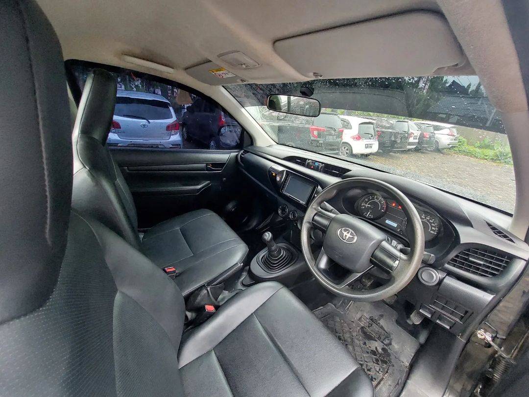 2019 Toyota Hilux Double Cabin 2.5L MT 2019 Toyota Hilux Double Cabin 2.5L MT