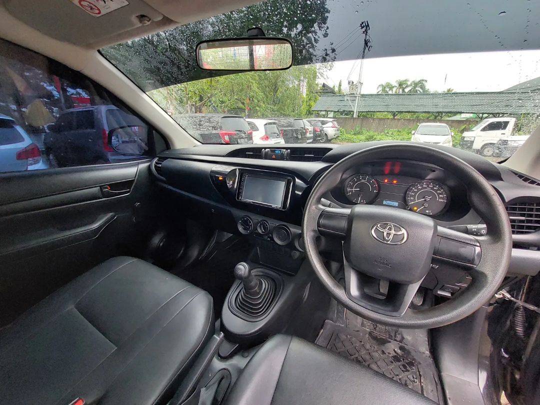2019 Toyota Hilux Double Cabin 2.5L MT 2019 Toyota Hilux Double Cabin 2.5L MT