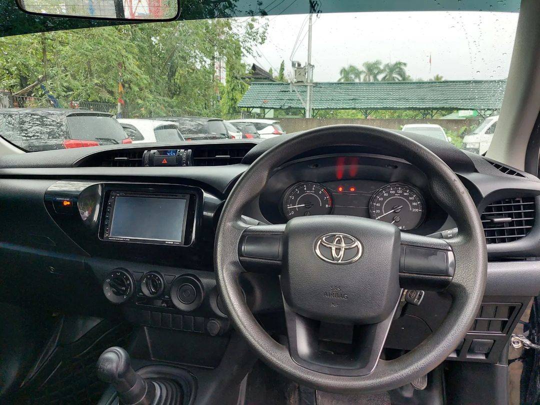2019 Toyota Hilux Double Cabin 2.5L MT 2019 Toyota Hilux Double Cabin 2.5L MT