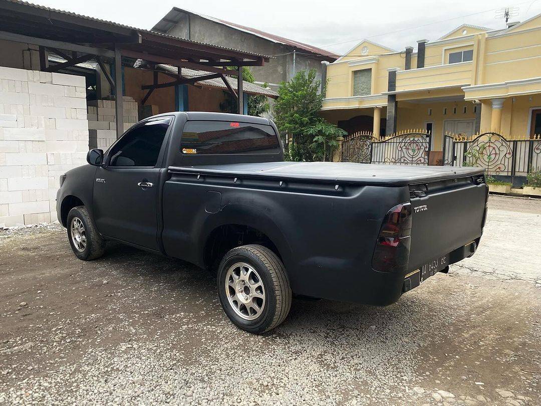 2013 Toyota Hilux  DC 4X4 2.5 G MT DIESEL 2013 Toyota Hilux  DC 4X4 2.5 G MT DIESEL