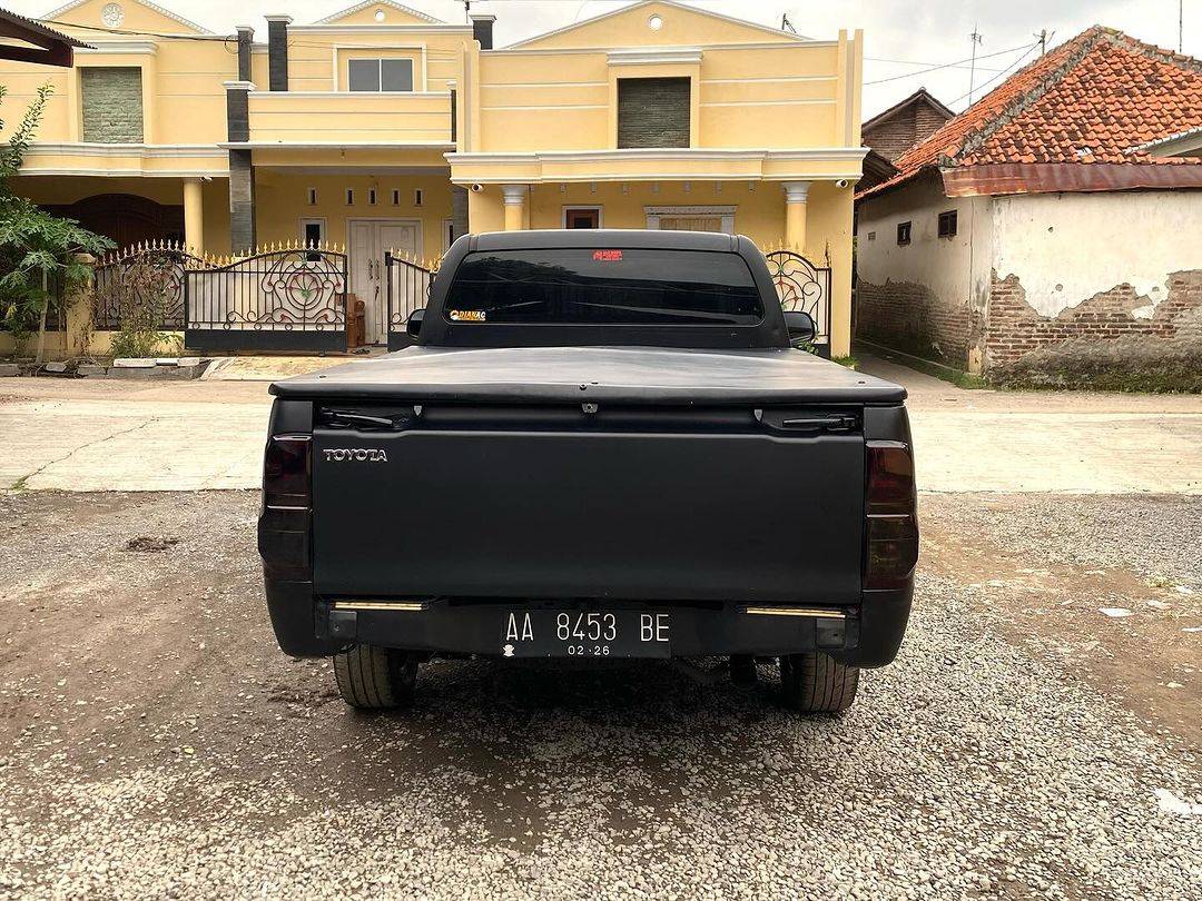 2013 Toyota Hilux  DC 4X4 2.5 G MT DIESEL 2013 Toyota Hilux  DC 4X4 2.5 G MT DIESEL