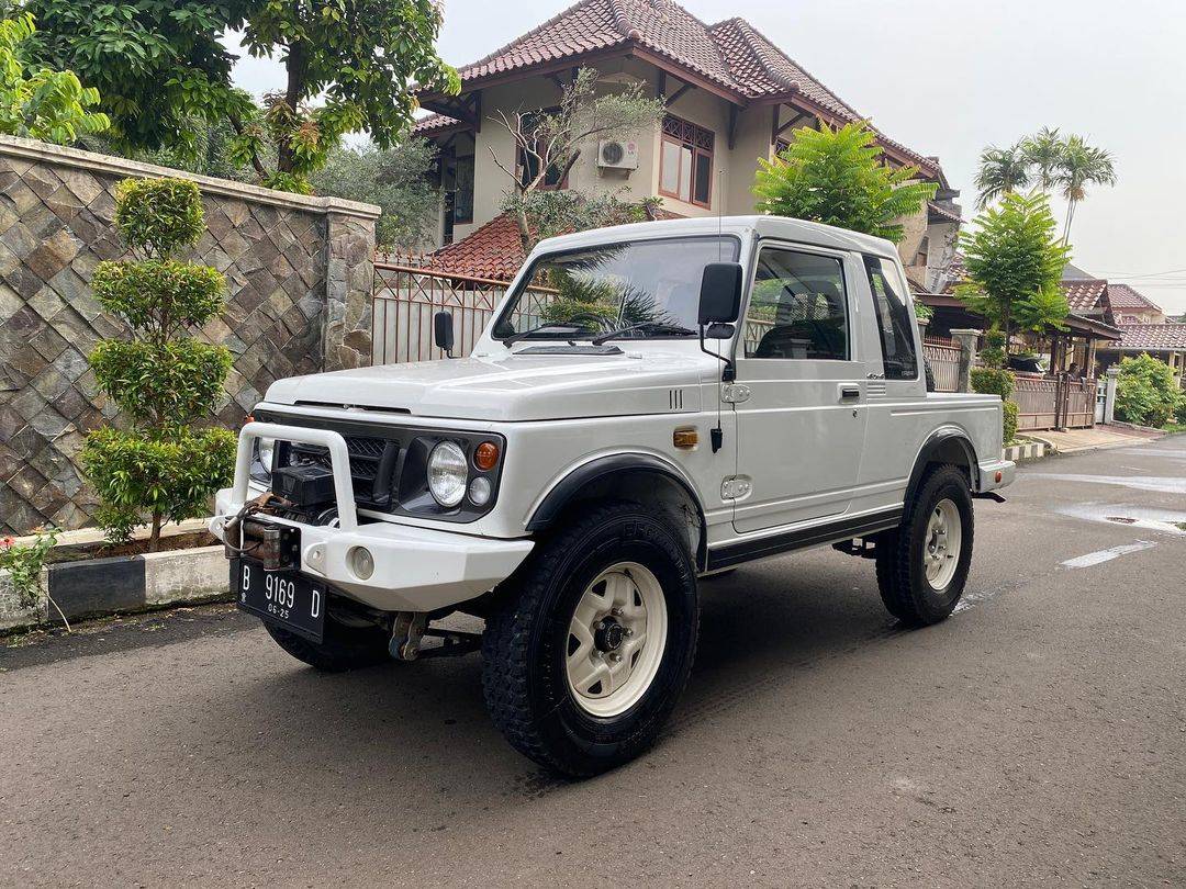 Second Hand 2004 Suzuki Jimny Single Tone MT Second Hand 2004 Suzuki Jimny Single Tone MT
