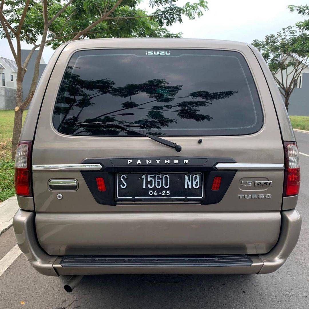 2010 Isuzu Panther LS 2.5 MT 2010 Isuzu Panther LS 2.5 MT