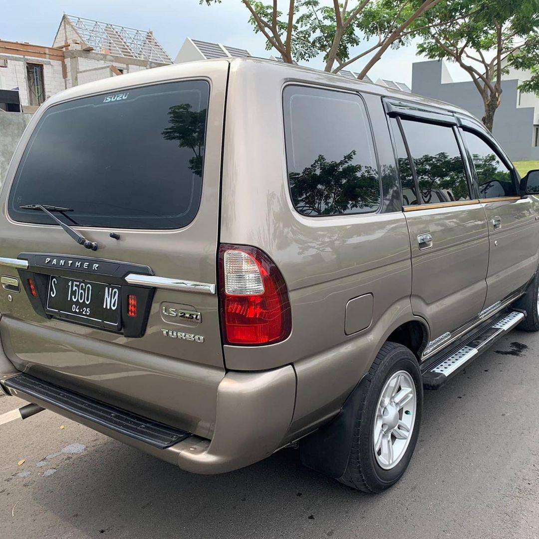 2010 Isuzu Panther LS 2.5 MT 2010 Isuzu Panther LS 2.5 MT
