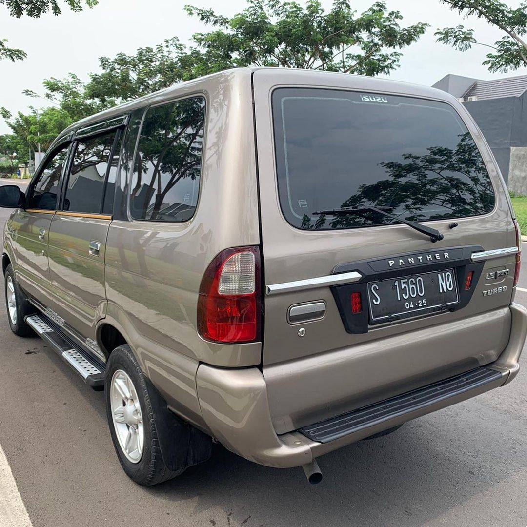 2010 Isuzu Panther LS 2.5 MT 2010 Isuzu Panther LS 2.5 MT