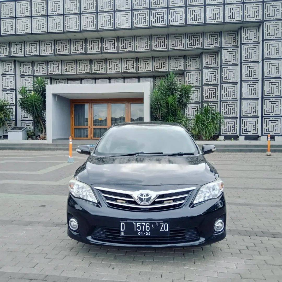 Second Hand 2013 Toyota Corolla Altis E 1.8L MT Second Hand 2013 Toyota Corolla Altis E 1.8L MT