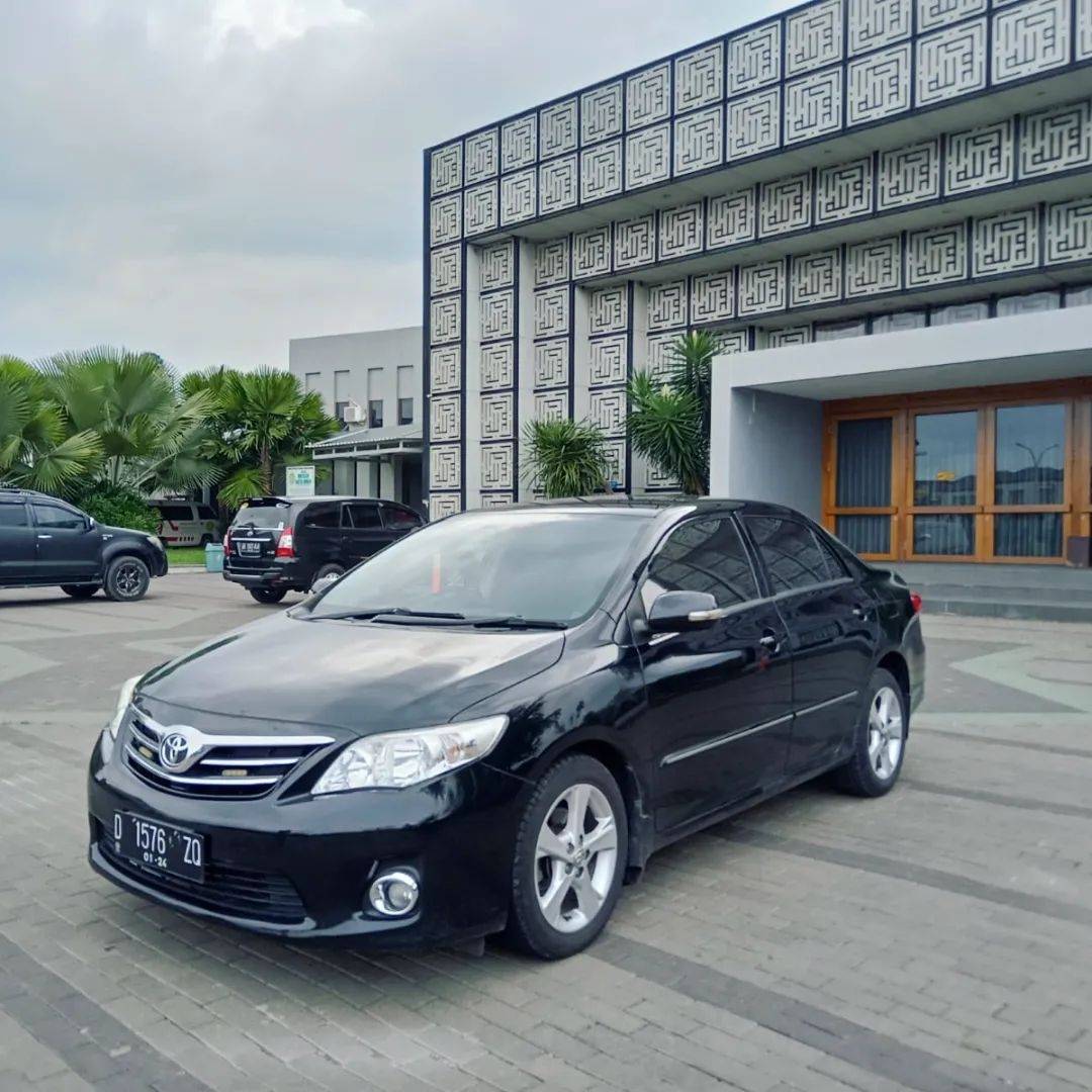 2013 Toyota Corolla Altis E 1.8L MT 2013 Toyota Corolla Altis E 1.8L MT