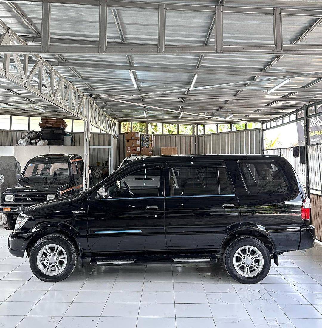 2012 Isuzu Panther 2012 Isuzu Panther