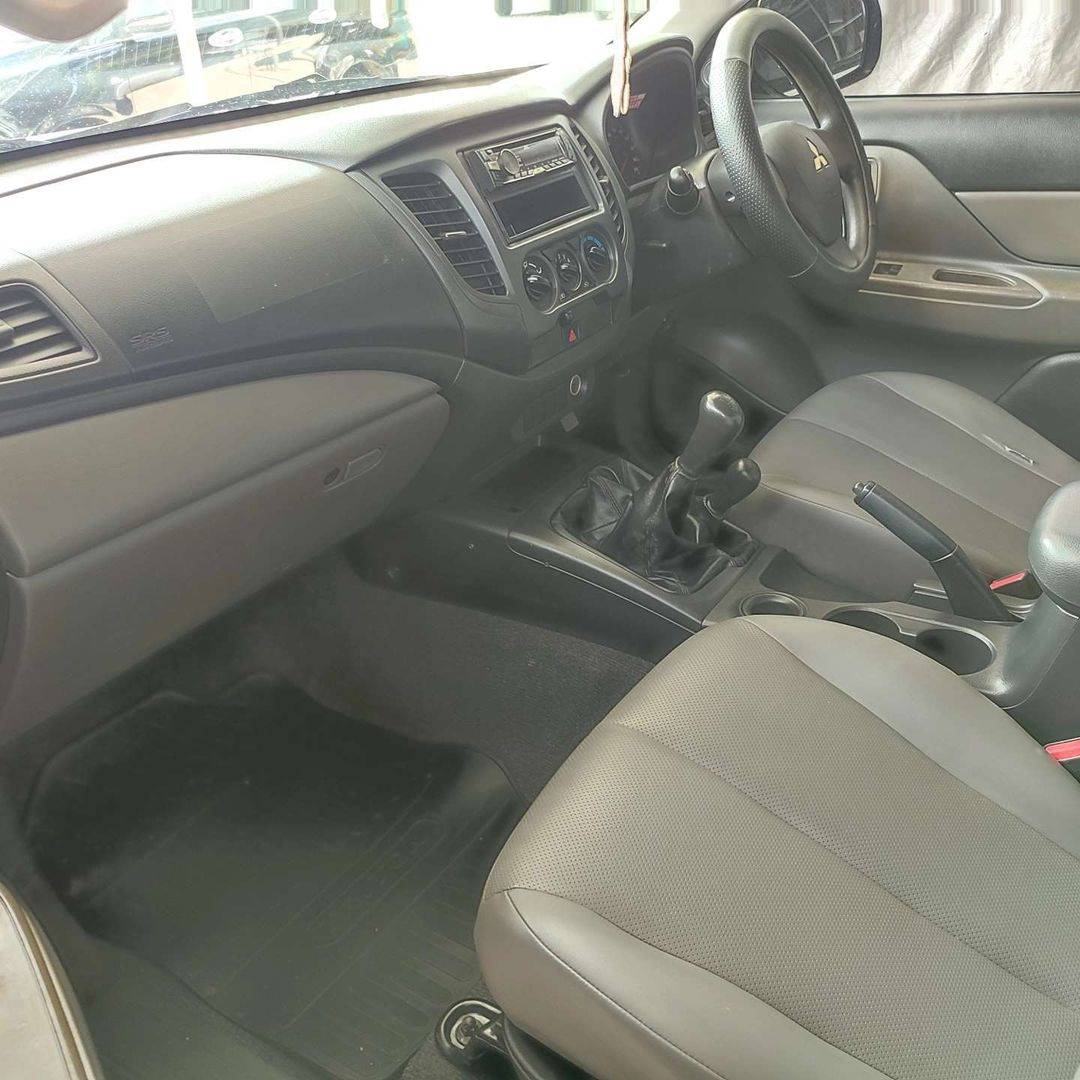 2015 Mitsubishi Strada 2015 Mitsubishi Strada