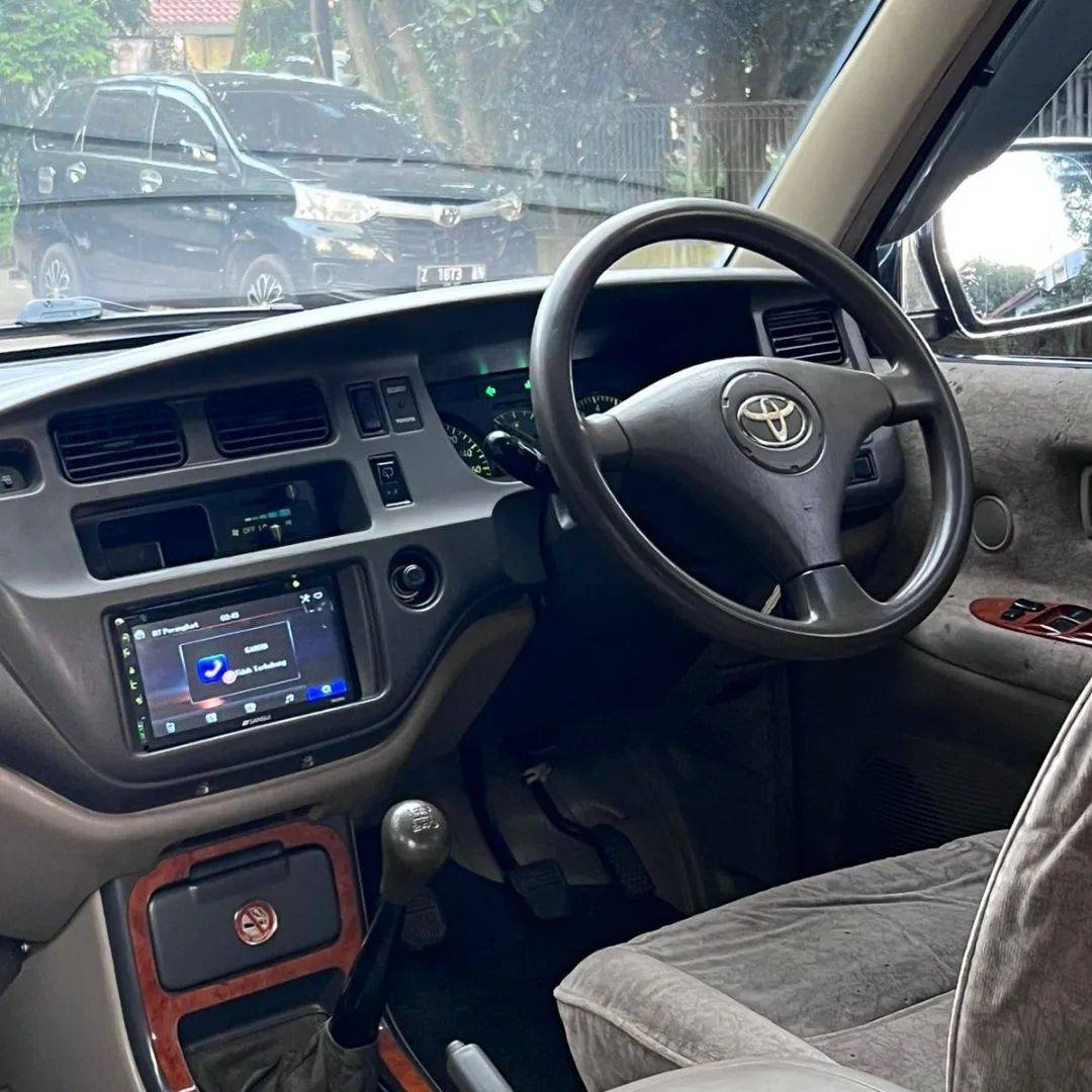 2004 Toyota Kijang  2004 Toyota Kijang