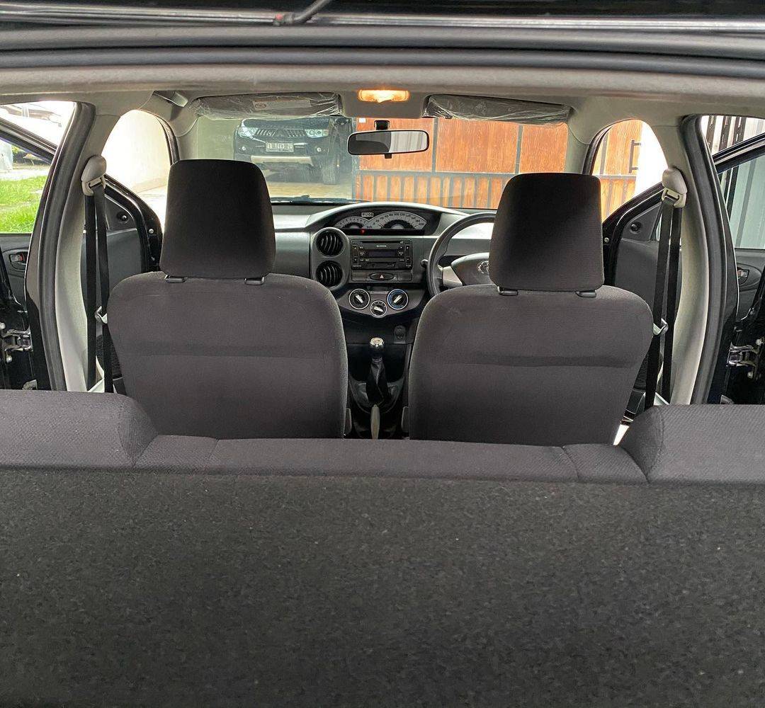 2013 Toyota Etios 2013 Toyota Etios