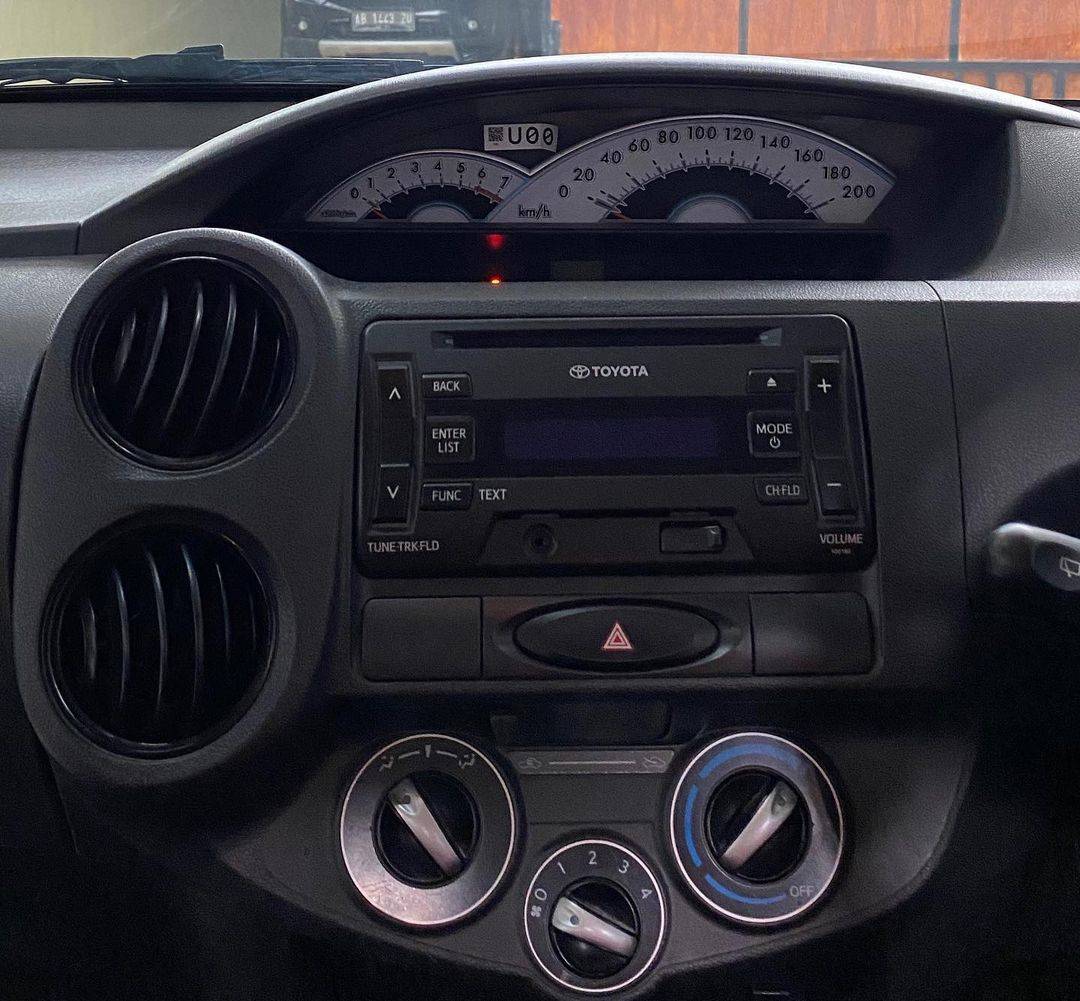 2013 Toyota Etios 2013 Toyota Etios