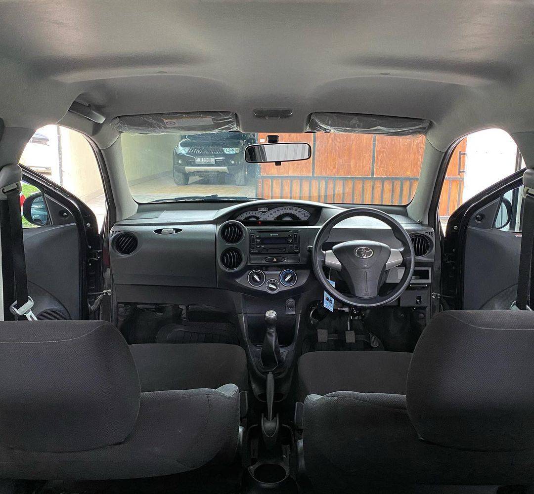 2013 Toyota Etios 2013 Toyota Etios