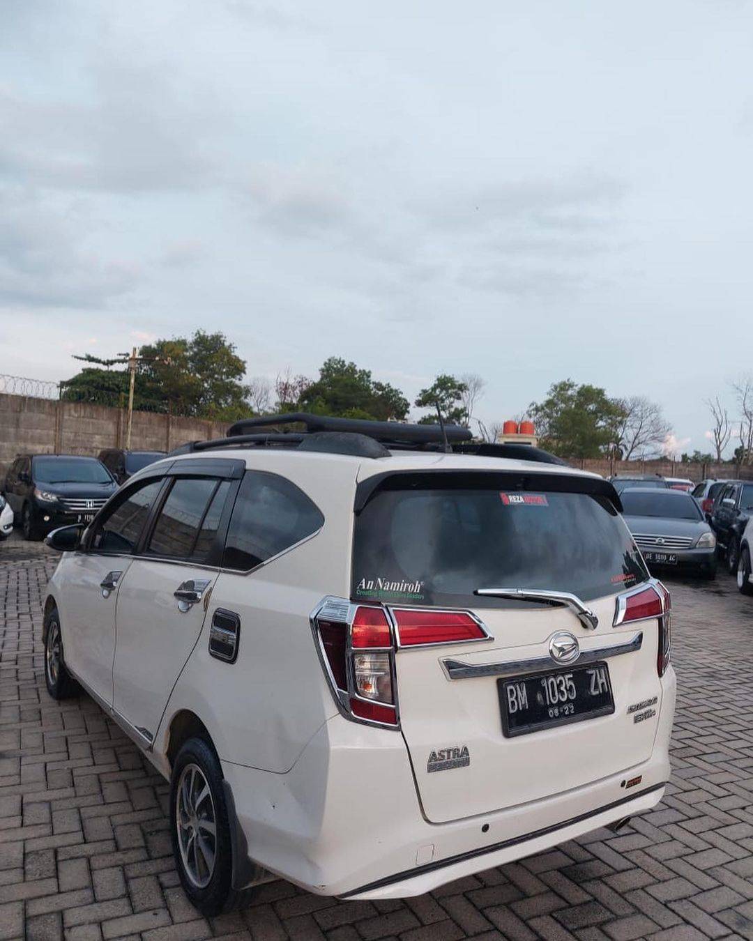 2017 Daihatsu Sigra 2017 Daihatsu Sigra
