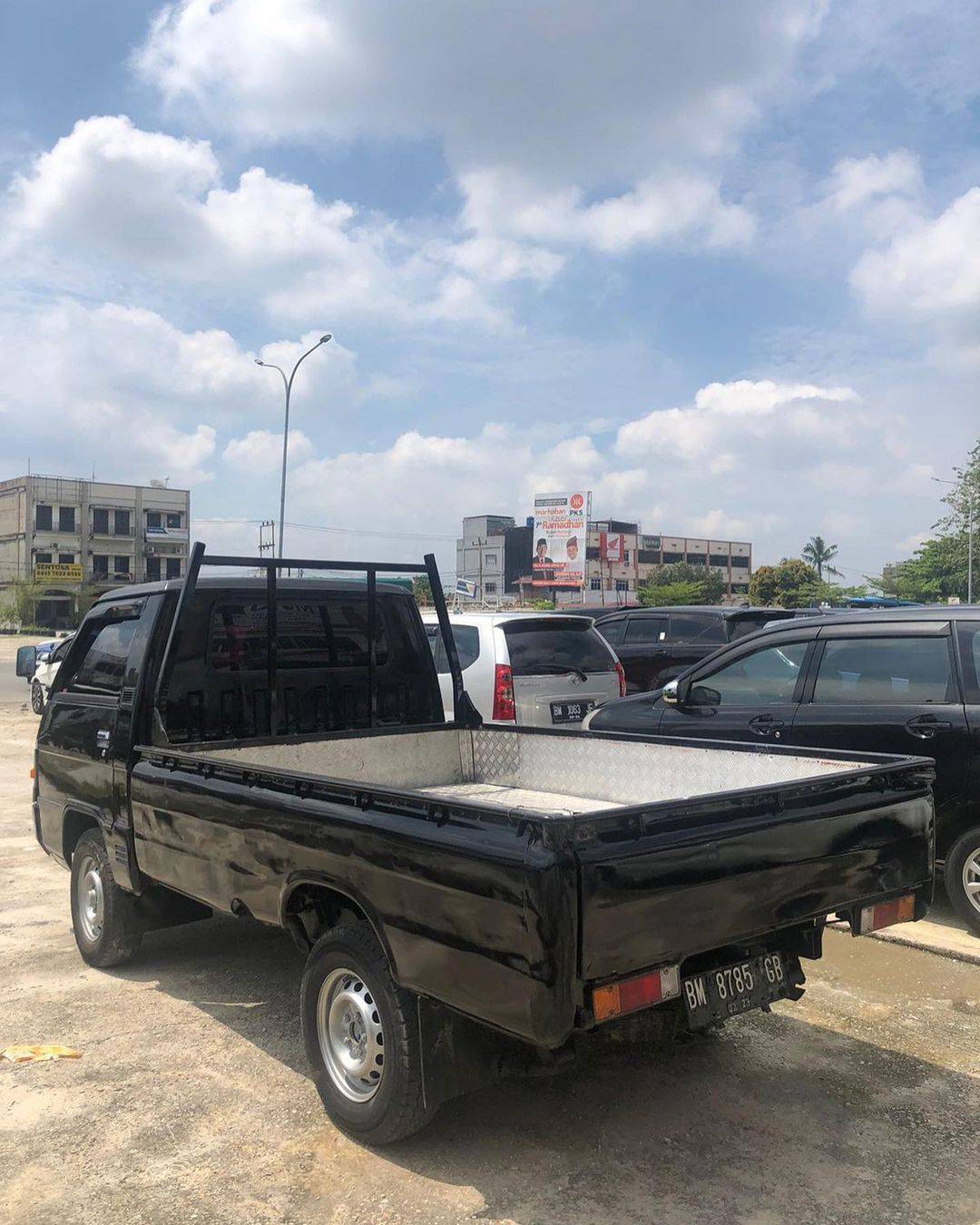 2017 Mitsubishi L300 2017 Mitsubishi L300