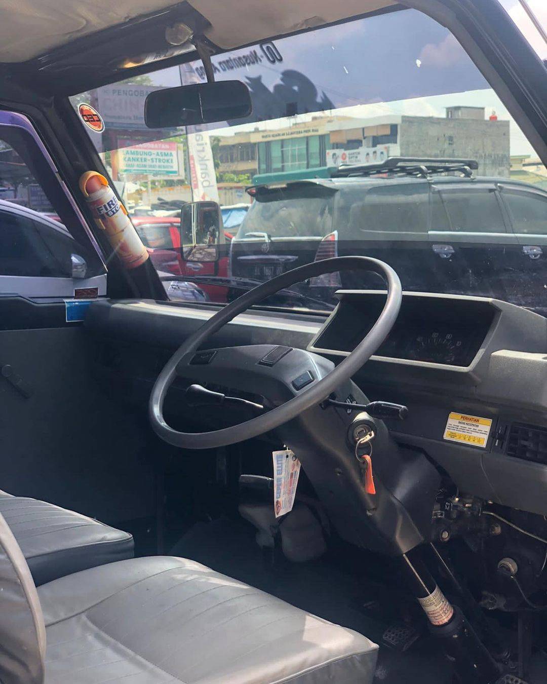 2017 Mitsubishi L300 2017 Mitsubishi L300