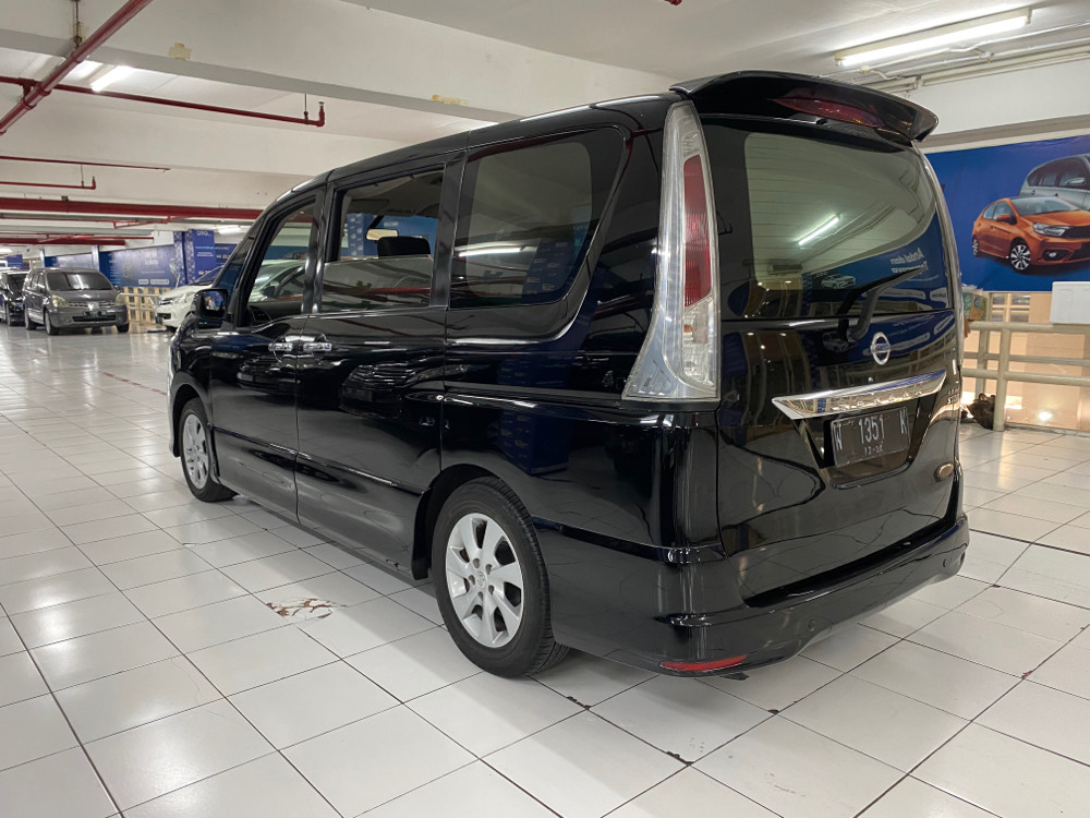 2014 Nissan Serena 2014 Nissan Serena