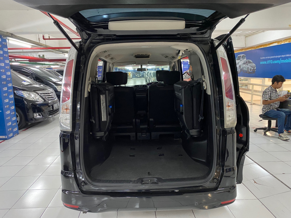 2014 Nissan Serena 2014 Nissan Serena