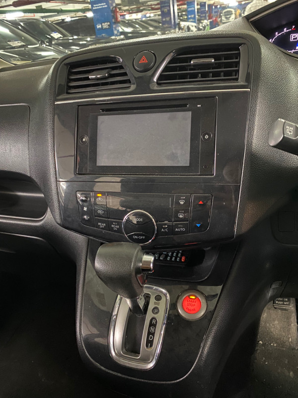 2014 Nissan Serena 2014 Nissan Serena