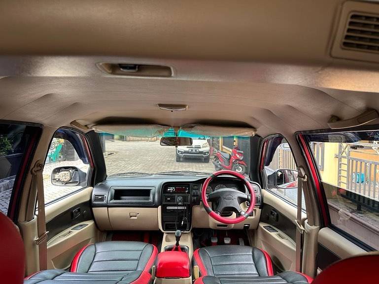 2012 Isuzu Panther 2012 Isuzu Panther