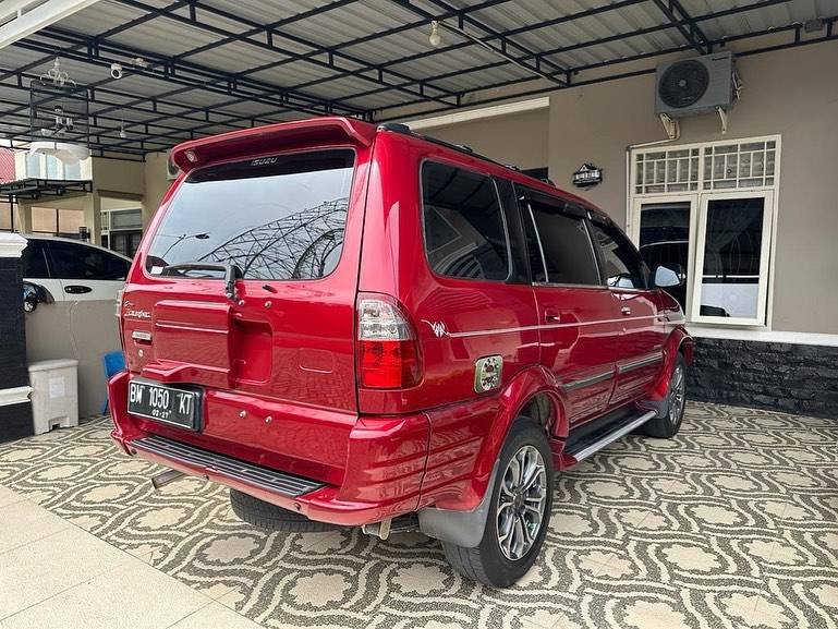 2012 Isuzu Panther 2012 Isuzu Panther