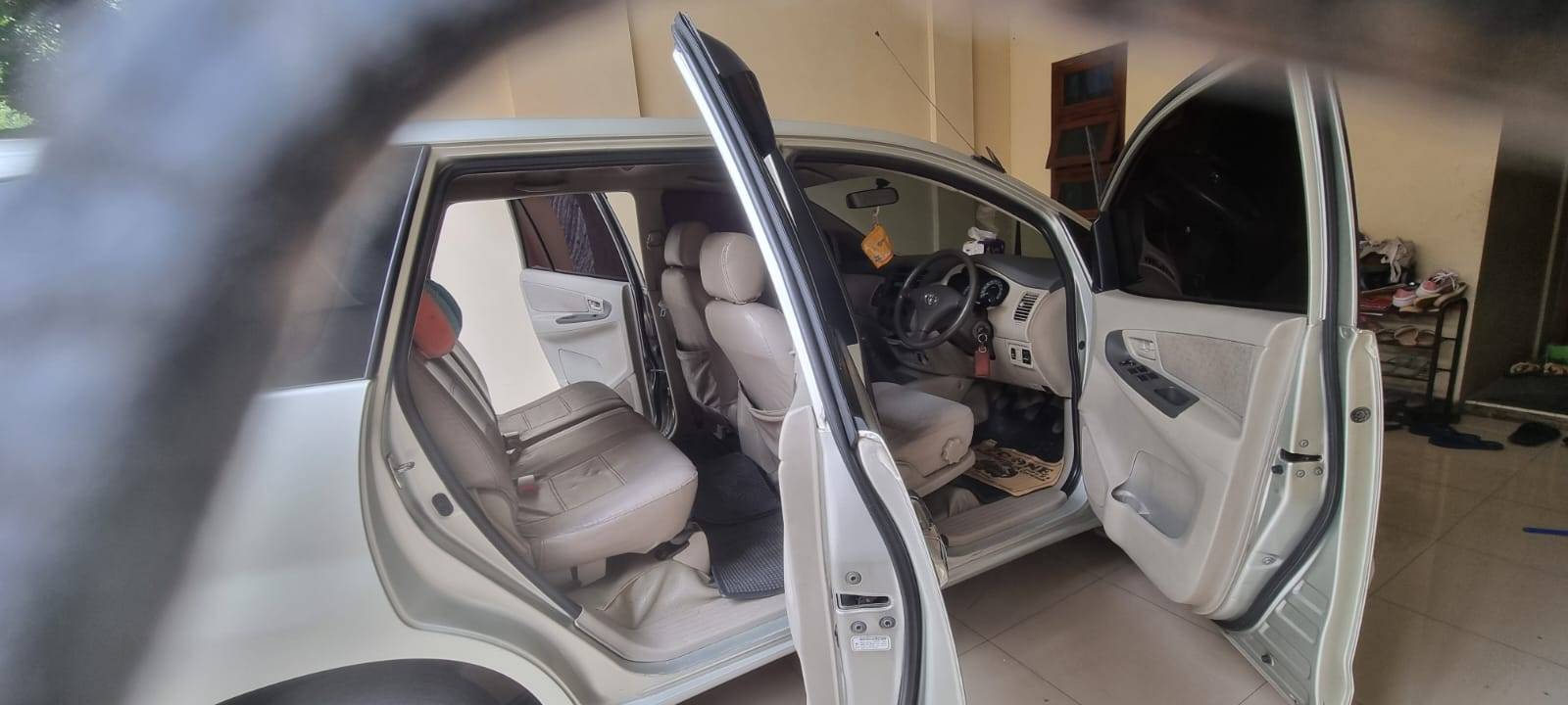 2011 Toyota Kijang Innova 2011 Toyota Kijang Innova