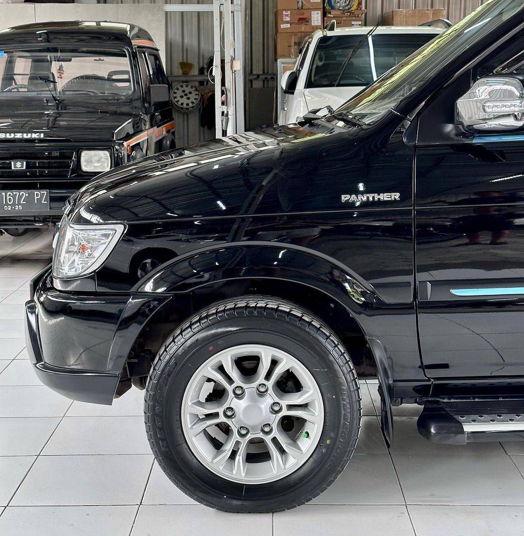 2012 Isuzu Panther 2012 Isuzu Panther