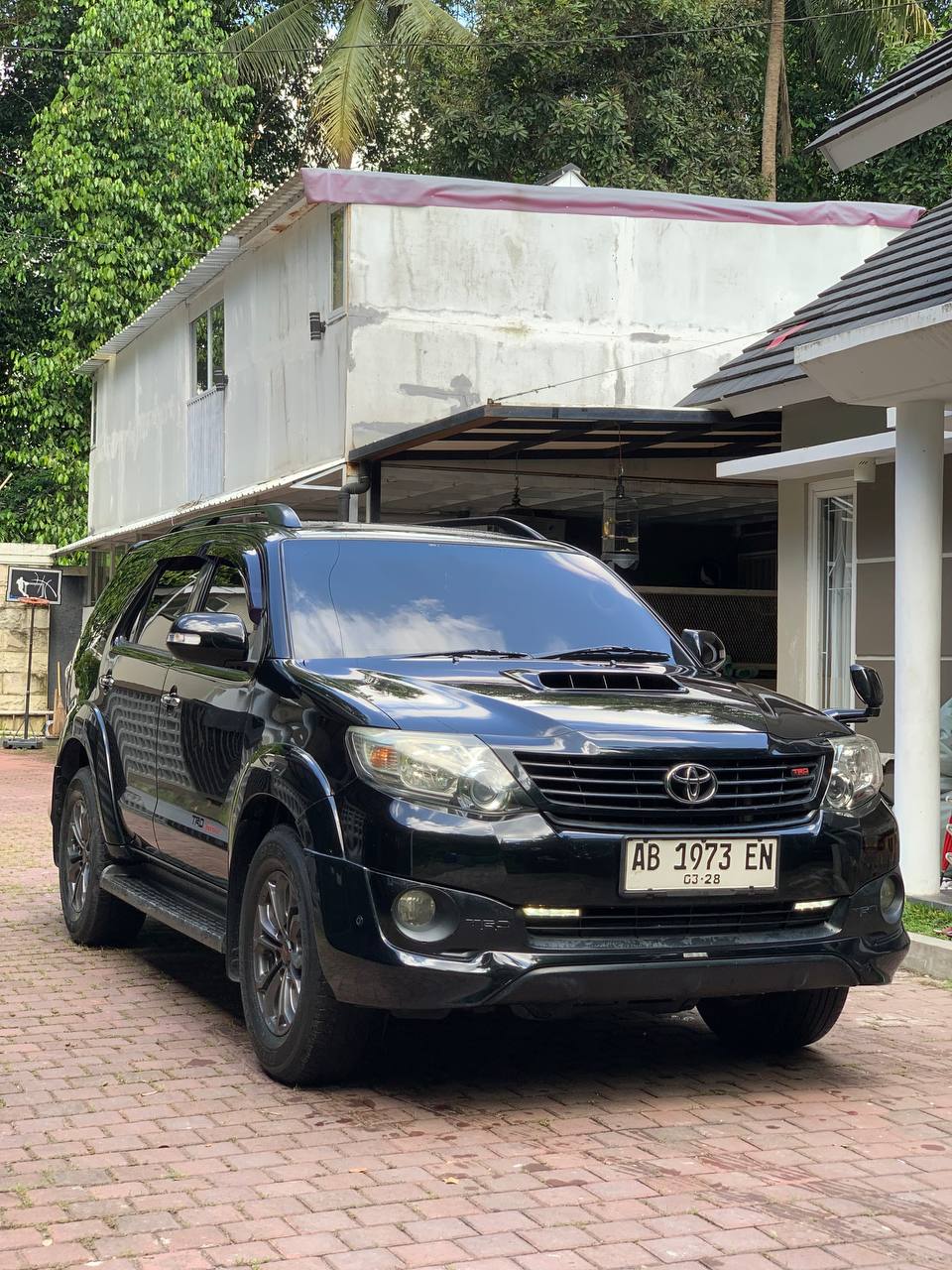 2015 Toyota Fortuner  2.5L G VNT TRD Diesel AT 2015 Toyota Fortuner  2.5L G VNT TRD Diesel AT