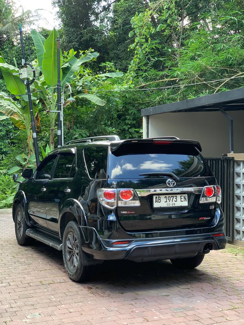 2015 Toyota Fortuner  2.5L G VNT TRD Diesel AT 2015 Toyota Fortuner  2.5L G VNT TRD Diesel AT