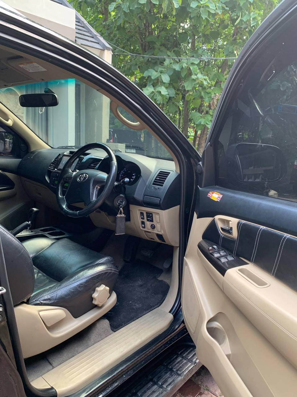 2015 Toyota Fortuner  2.5L G VNT TRD Diesel AT 2015 Toyota Fortuner  2.5L G VNT TRD Diesel AT