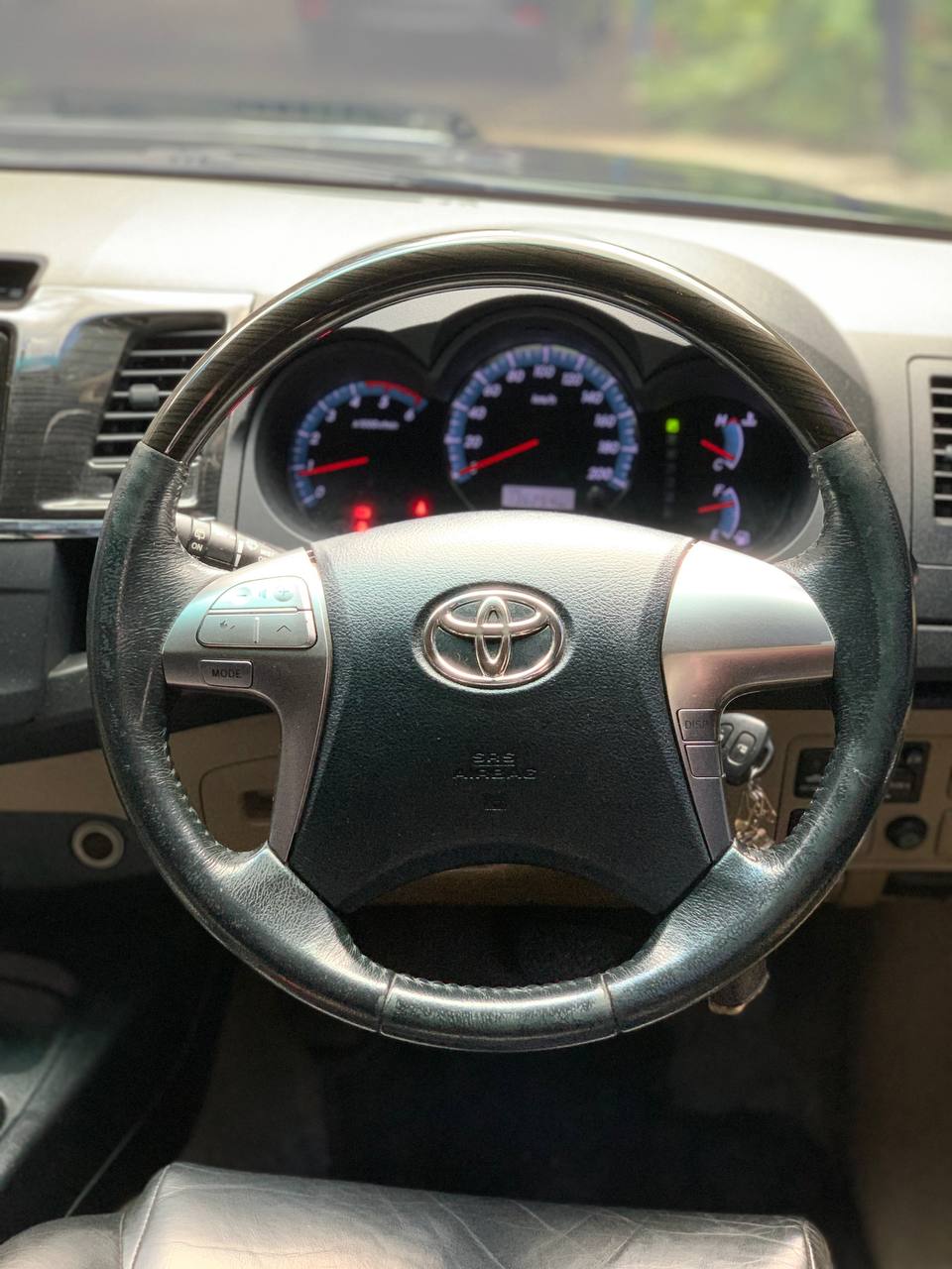 2015 Toyota Fortuner  2.5L G VNT TRD Diesel AT 2015 Toyota Fortuner  2.5L G VNT TRD Diesel AT