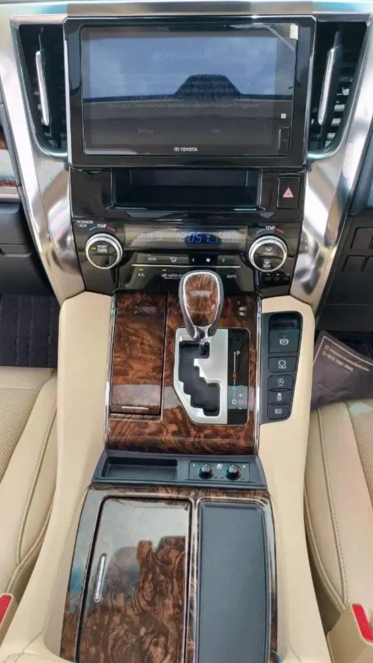 2021 Toyota Alphard  2.5 G A/T 2021 Toyota Alphard  2.5 G A/T