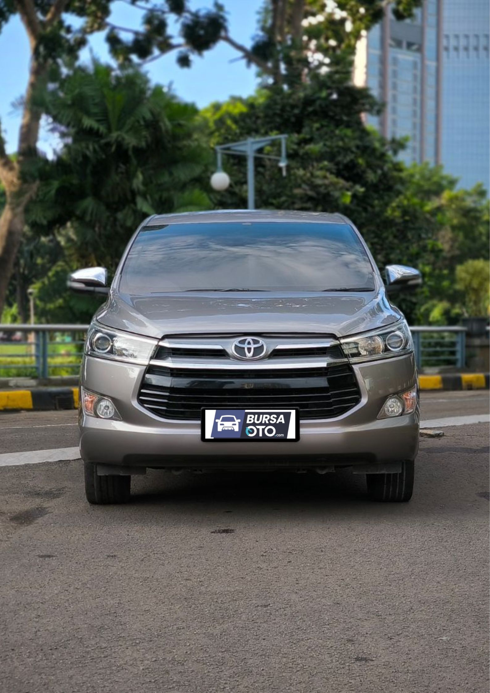 Second Hand 2015 Toyota Innova DSL Q 2.4 AT Second Hand 2015 Toyota Innova DSL Q 2.4 AT