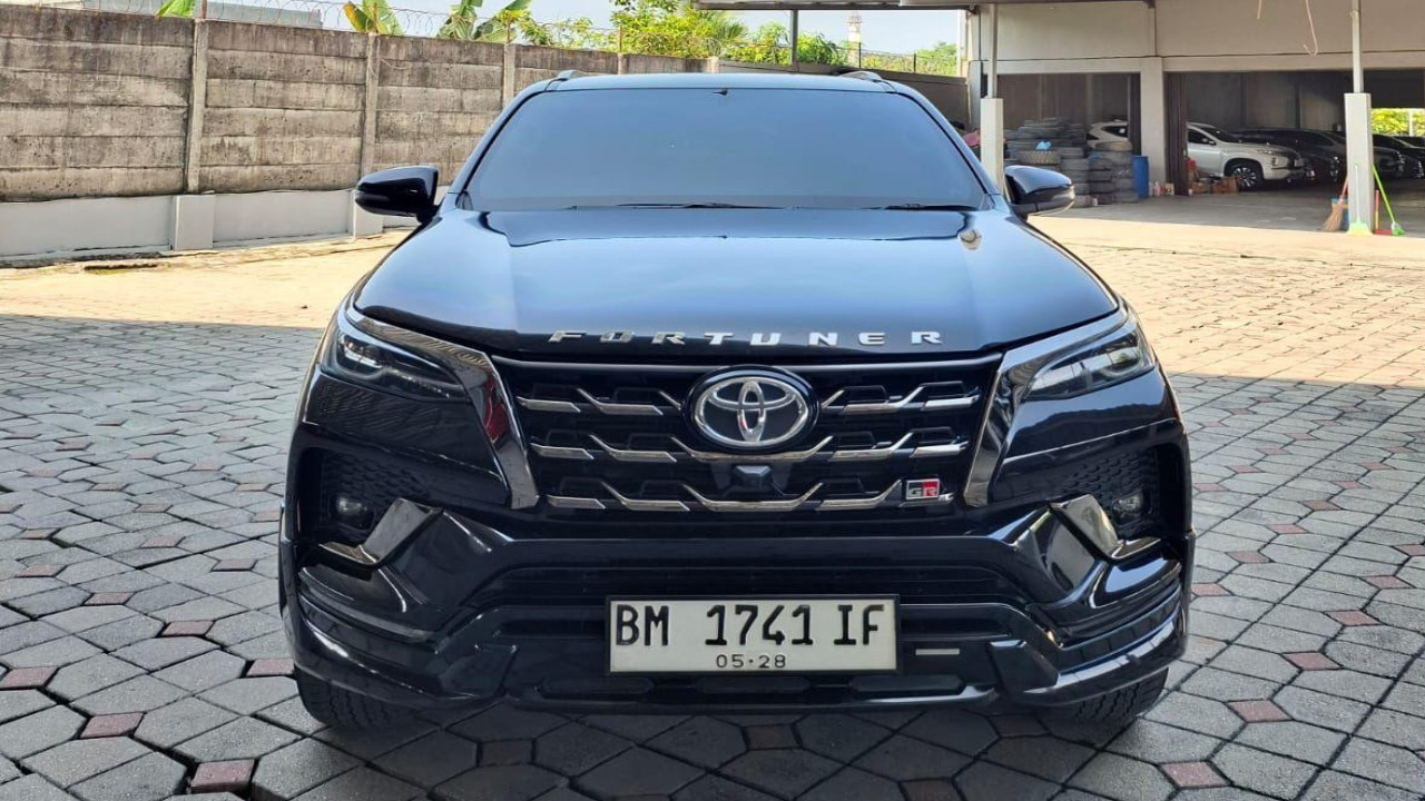 2023 Toyota Fortuner 2.8 GR Sport 4x4 AT Bekas 2023 Toyota Fortuner 2.8 GR Sport 4x4 AT Bekas