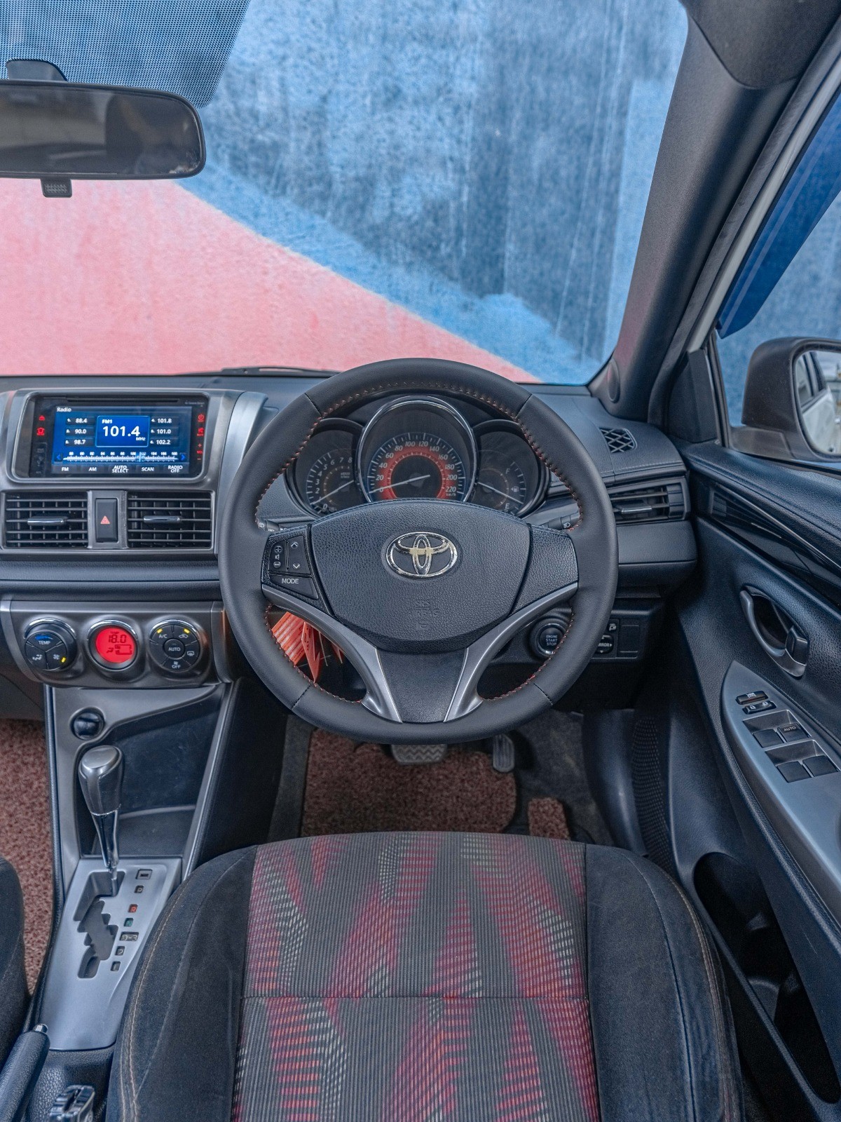 2015 Toyota Yaris 2015 Toyota Yaris