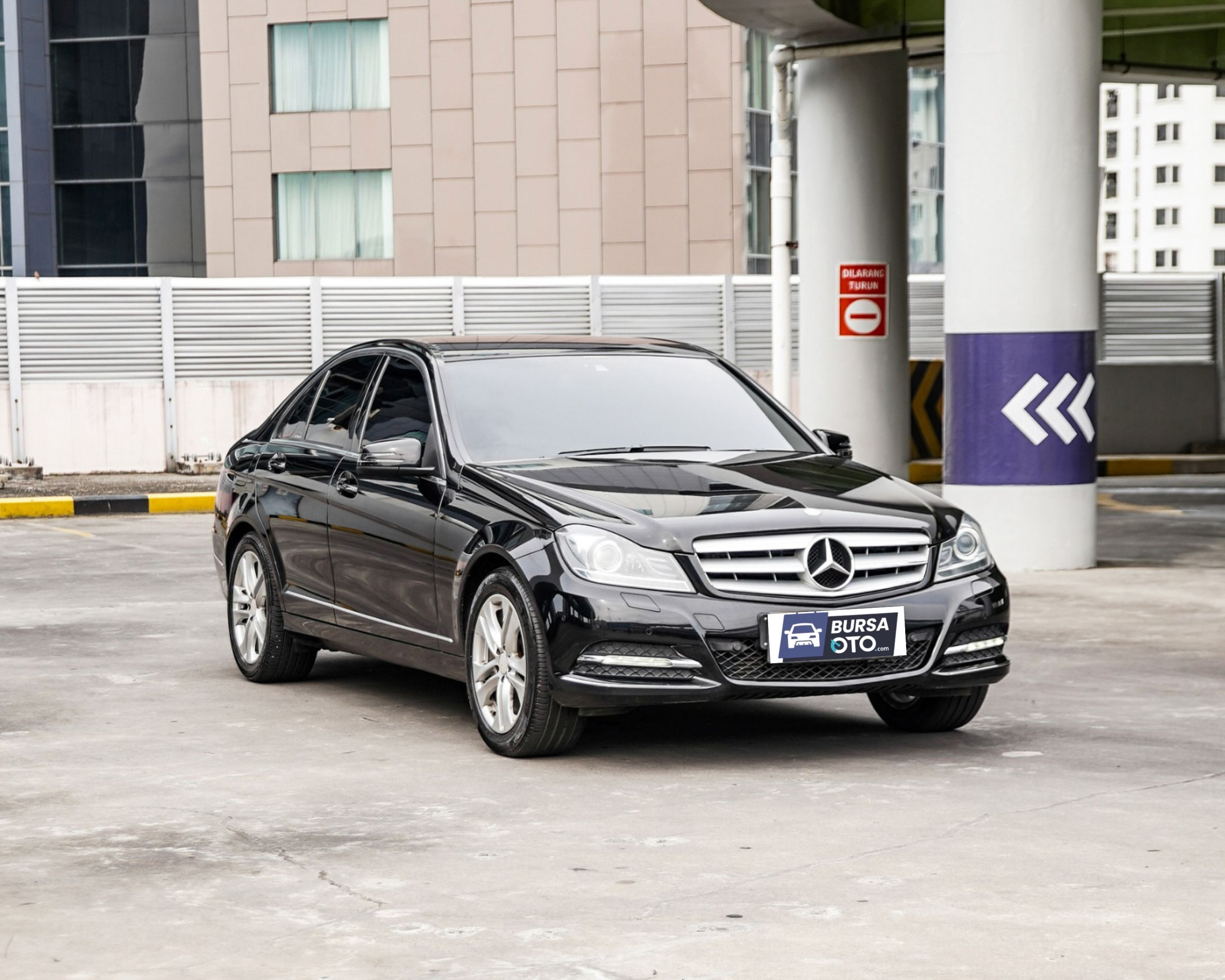 Second Hand 2013 Mercedes Benz C-Class Sedan Second Hand 2013 Mercedes Benz C-Class Sedan