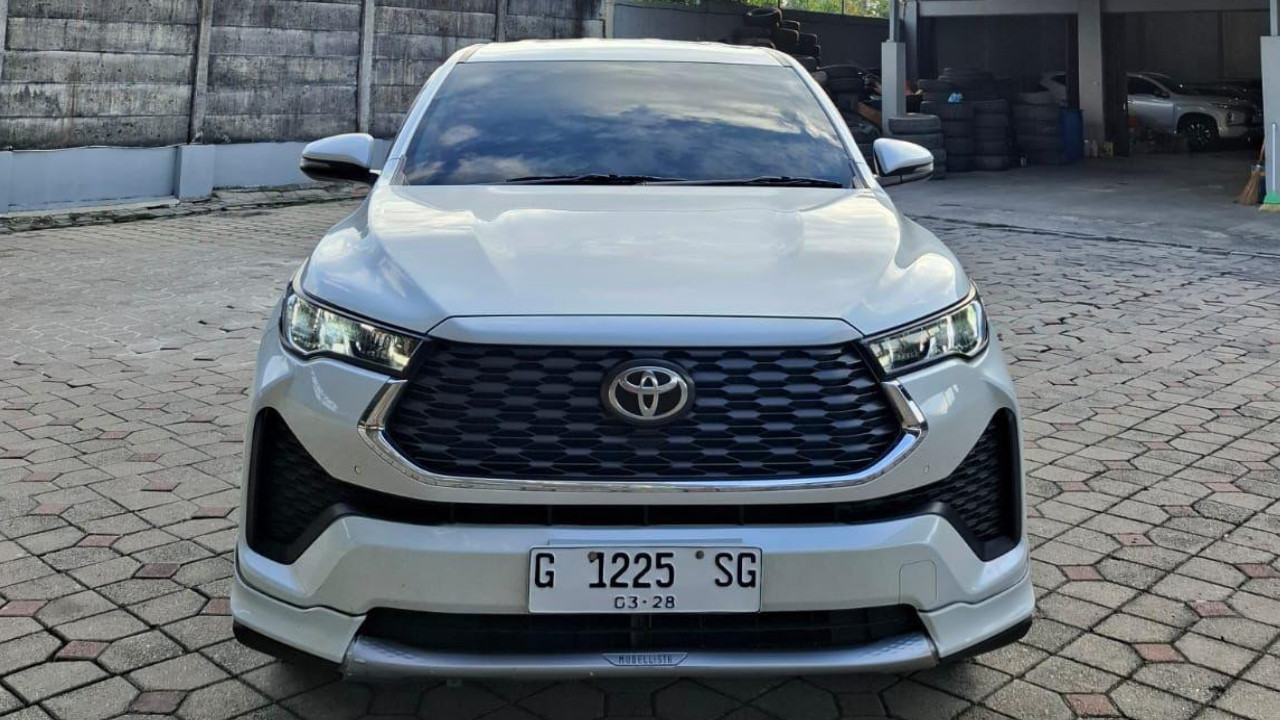 Second Hand 2023 Toyota Kijang Innova Zenix Hybrid EV Second Hand 2023 Toyota Kijang Innova Zenix Hybrid EV