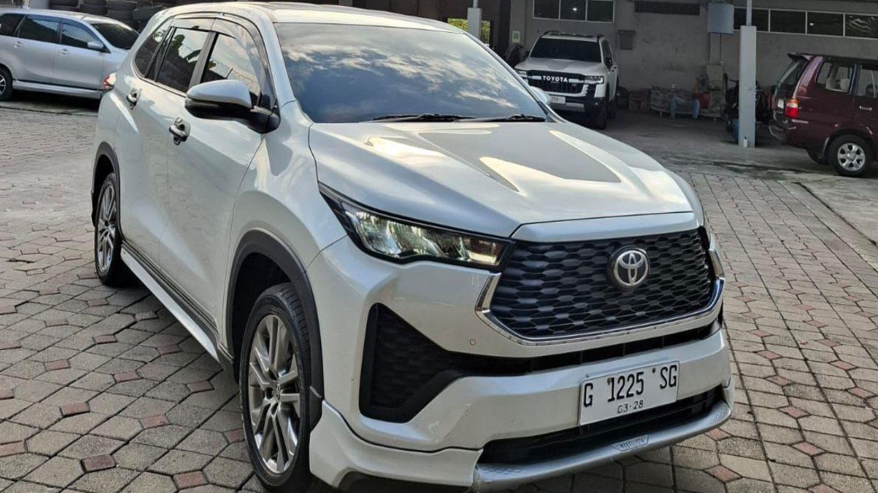 2023 Toyota Kijang Innova Zenix Hybrid EV 2023 Toyota Kijang Innova Zenix Hybrid EV