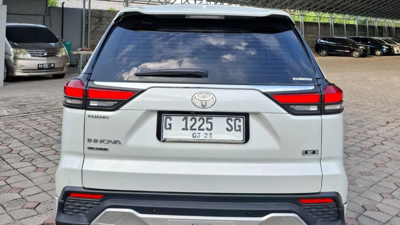 2023 Toyota Kijang Innova Zenix Hybrid EV 2023 Toyota Kijang Innova Zenix Hybrid EV