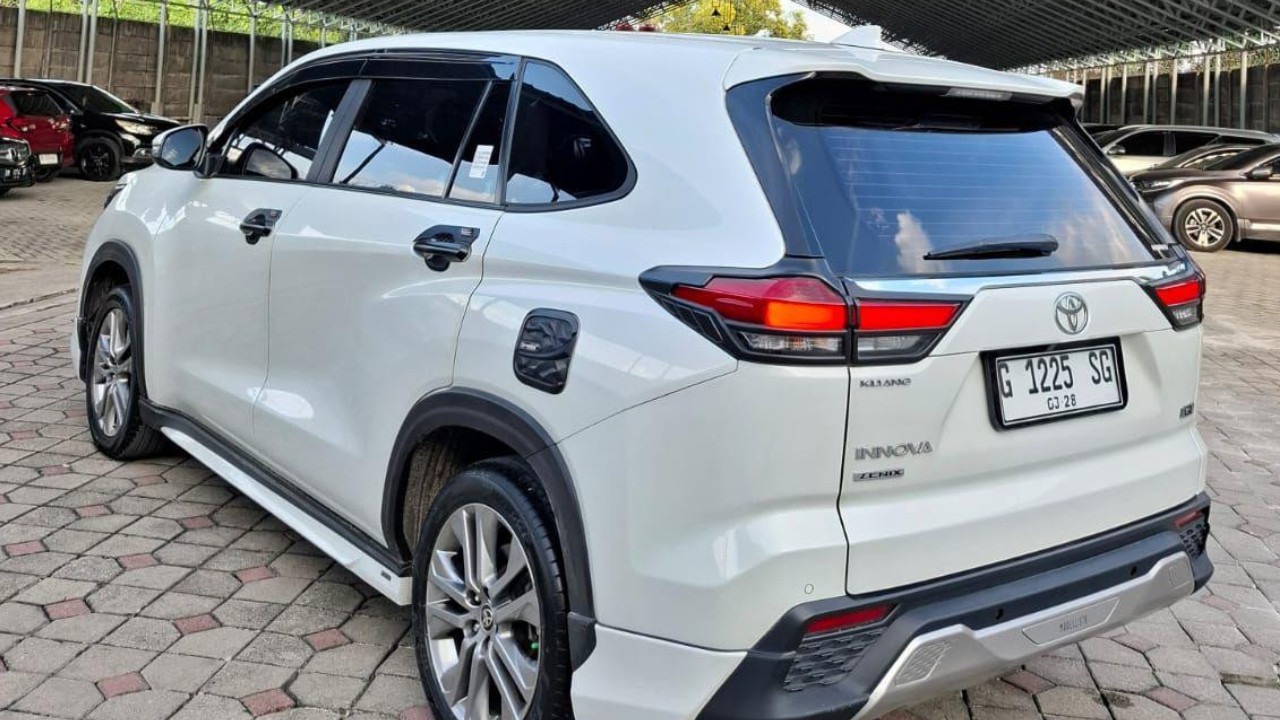 2023 Toyota Kijang Innova Zenix Hybrid EV 2023 Toyota Kijang Innova Zenix Hybrid EV