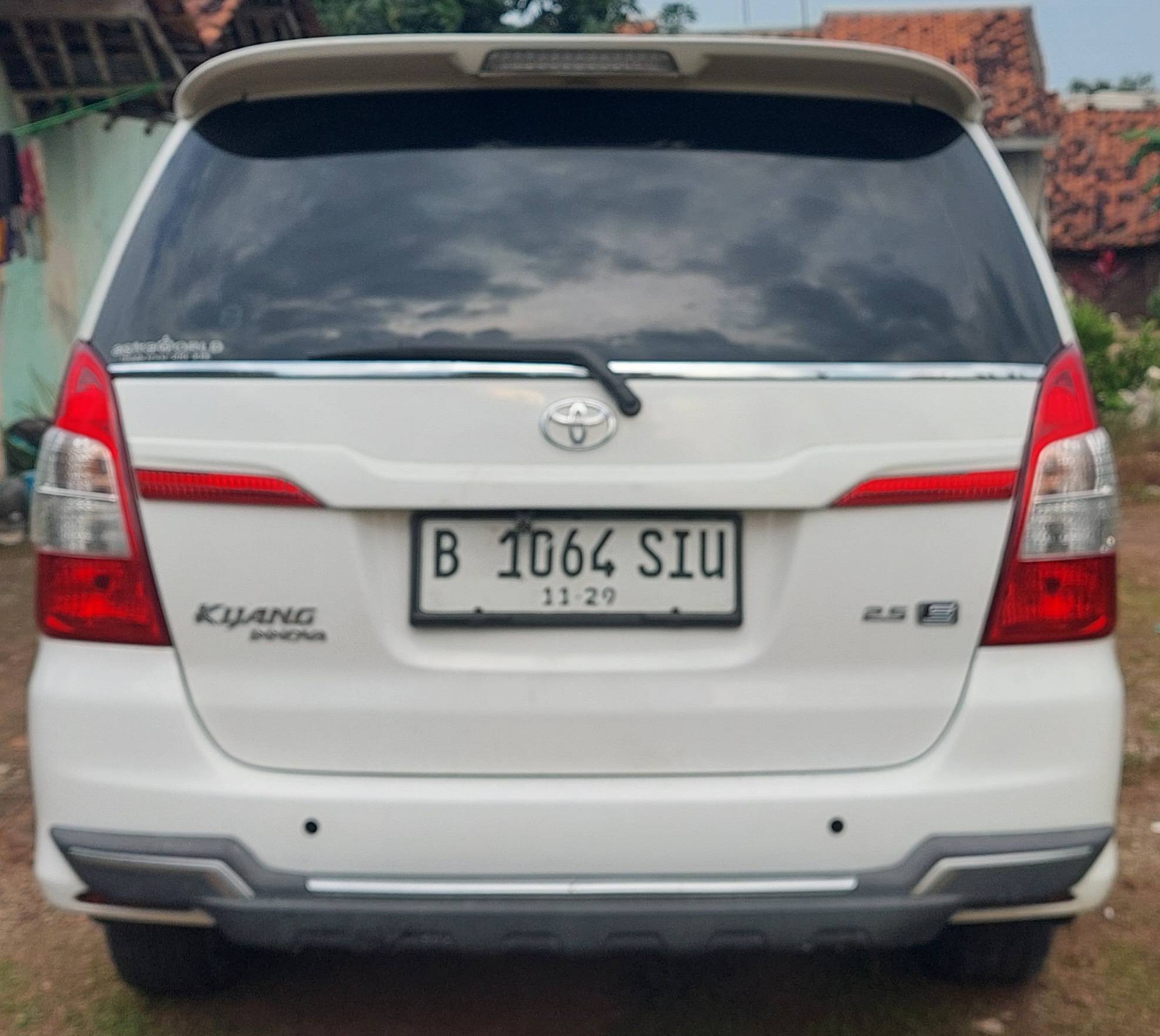 2014 Toyota Innova E Diesel MT 2014 Toyota Innova E Diesel MT